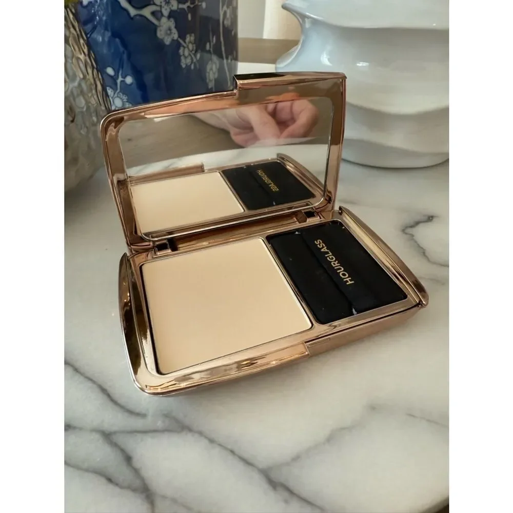 Hourglass Vanish Airbrush Pressed Powder